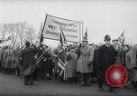 Standbild britischen Kommunisten Vereinigtes Königreich, 1958, aus Sekunde 27 historischem Filmmaterial Videoclip 65675035446