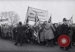 Standbild britischen Kommunisten Vereinigtes Königreich, 1958, aus Sekunde 28 historischem Filmmaterial Videoclip 65675035446