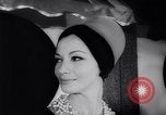 Immagine di Moda headgears New York United States USA, 1962, secondo 36 filmato di repertorio 65675035452