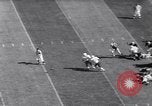 Immagine di Football americano Champaign Illinois USA, 1963, secondo 31 filmato di repertorio 65675035456