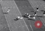 Immagine di Football americano Champaign Illinois USA, 1963, secondo 33 filmato di repertorio 65675035456