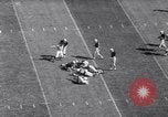 Immagine di Football americano Champaign Illinois USA, 1963, secondo 35 filmato di repertorio 65675035456