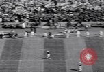 Standbild American Football United States USA, 1964, aus Sekunde 12 historischem Filmmaterial Videoclip 65675035460