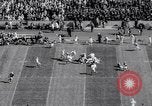 Standbild American Football United States USA, 1964, aus Sekunde 19 historischem Filmmaterial Videoclip 65675035460