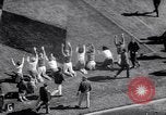 Standbild American Football United States USA, 1964, aus Sekunde 48 historischem Filmmaterial Videoclip 65675035460