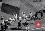 Standbild American Football United States USA, 1964, aus Sekunde 49 historischem Filmmaterial Videoclip 65675035460