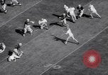 Standbild American Football United States USA, 1964, aus Sekunde 53 historischem Filmmaterial Videoclip 65675035460