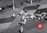 Standbild American Football United States USA, 1964, aus Sekunde 62 historischem Filmmaterial Videoclip 65675035460