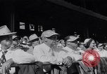 Standbild World Series NY Yankees vs NY Giants New York City USA, 1951, aus Sekunde 7 historischem Filmmaterial Videoclip 65675035474