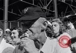 Standbild World Series NY Yankees vs NY Giants New York City USA, 1951, aus Sekunde 26 historischem Filmmaterial Videoclip 65675035474