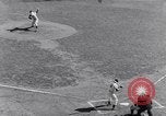 Standbild World Series NY Yankees vs NY Giants New York City USA, 1951, aus Sekunde 30 historischem Filmmaterial Videoclip 65675035474