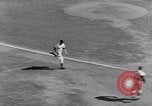 Standbild World Series NY Yankees vs NY Giants New York City USA, 1951, aus Sekunde 37 historischem Filmmaterial Videoclip 65675035474