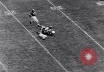 Immagine di Football americano Columbus Ohio USA, 1951, secondo 15 filmato di repertorio 65675035475