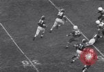 Immagine di Football americano Columbus Ohio USA, 1951, secondo 39 filmato di repertorio 65675035475