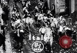 Standbild Orange werfen Festival Turin Italien, 1952, aus Sekunde 3 historischem Filmmaterial Videoclip 65675035494