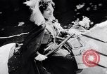 Standbild Orange werfen Festival Turin Italien, 1952, aus Sekunde 7 historischem Filmmaterial Videoclip 65675035494