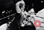 Standbild Orange werfen Festival Turin Italien, 1952, aus Sekunde 8 historischem Filmmaterial Videoclip 65675035494