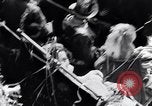 Standbild Orange werfen Festival Turin Italien, 1952, aus Sekunde 11 historischem Filmmaterial Videoclip 65675035494