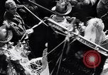 Standbild Orange werfen Festival Turin Italien, 1952, aus Sekunde 12 historischem Filmmaterial Videoclip 65675035494