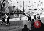 Standbild Orange werfen Festival Turin Italien, 1952, aus Sekunde 17 historischem Filmmaterial Videoclip 65675035494