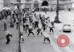 Standbild Orange werfen Festival Turin Italien, 1952, aus Sekunde 23 historischem Filmmaterial Videoclip 65675035494