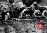 Standbild Orange werfen Festival Turin Italien, 1952, aus Sekunde 29 historischem Filmmaterial Videoclip 65675035494