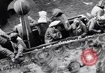 Standbild Orange werfen Festival Turin Italien, 1952, aus Sekunde 30 historischem Filmmaterial Videoclip 65675035494