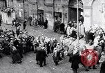 Standbild Orange werfen Festival Turin Italien, 1952, aus Sekunde 40 historischem Filmmaterial Videoclip 65675035494