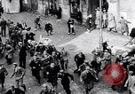Standbild Orange werfen Festival Turin Italien, 1952, aus Sekunde 43 historischem Filmmaterial Videoclip 65675035494