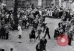 Standbild Orange werfen Festival Turin Italien, 1952, aus Sekunde 50 historischem Filmmaterial Videoclip 65675035494