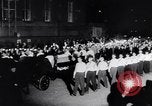 Standbild Beerdigung von Ernst Mieter Berlin Deutschland, 1953, aus Sekunde 12 historischem Filmmaterial Videoclip 65675035499