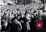 Standbild Beerdigung von Ernst Mieter Berlin Deutschland, 1953, aus Sekunde 28 historischem Filmmaterial Videoclip 65675035499