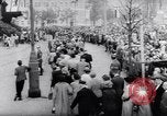 Standbild Beerdigung von Ernst Mieter Berlin Deutschland, 1953, aus Sekunde 34 historischem Filmmaterial Videoclip 65675035499