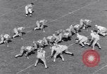 Standbild American Football United States USA, 1953, aus Sekunde 9 historischem Filmmaterial Videoclip 65675035501