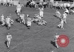 Standbild American Football United States USA, 1953, aus Sekunde 18 historischem Filmmaterial Videoclip 65675035501