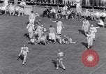 Standbild American Football United States USA, 1953, aus Sekunde 20 historischem Filmmaterial Videoclip 65675035501