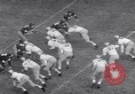Standbild American Football United States USA, 1953, aus Sekunde 50 historischem Filmmaterial Videoclip 65675035501