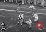 Standbild American Football United States USA, 1953, aus Sekunde 61 historischem Filmmaterial Videoclip 65675035501