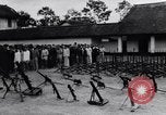 Standbild Diem die nationalistischen Truppen Saigon Vietnam, 1955, aus Sekunde 26 historischem Filmmaterial Videoclip 65675035503