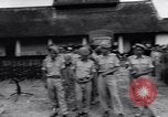 Standbild Diem die nationalistischen Truppen Saigon Vietnam, 1955, aus Sekunde 28 historischem Filmmaterial Videoclip 65675035503