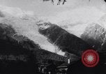 Image Monde" plus haut téléphérique commence à fonctionner dans les Alpes françaises Chamonix France, 1955, de la seconde 5 séquences d'archives historiques vidéo 65675035505