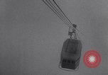 Image Monde" plus haut téléphérique commence à fonctionner dans les Alpes françaises Chamonix France, 1955, de la seconde 31 séquences d'archives historiques vidéo 65675035505