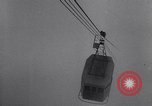 Image Monde" plus haut téléphérique commence à fonctionner dans les Alpes françaises Chamonix France, 1955, de la seconde 32 séquences d'archives historiques vidéo 65675035505
