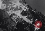 Image Monde" plus haut téléphérique commence à fonctionner dans les Alpes françaises Chamonix France, 1955, de la seconde 49 séquences d'archives historiques vidéo 65675035505