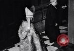 Image évêque de Londres Montgomery Campbell London England Royaume-Uni, 1956, de la seconde 19 séquences d'archives historiques vidéo 65675035510
