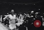 Image Wes Santee New York United States USA, 1956, de la seconde 39 séquences d'archives historiques vidéo 65675035513