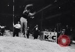 Image Wes Santee New York United States USA, 1956, de la seconde 52 séquences d'archives historiques vidéo 65675035513
