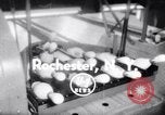 Image bowling Rochester New York USA, 1956, de la seconde 1 séquences d'archives historiques vidéo 65675035514