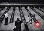 Image bowling Rochester New York USA, 1956, de la seconde 11 séquences d'archives historiques vidéo 65675035514