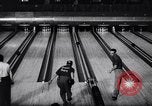 Image bowling Rochester New York USA, 1956, de la seconde 14 séquences d'archives historiques vidéo 65675035514